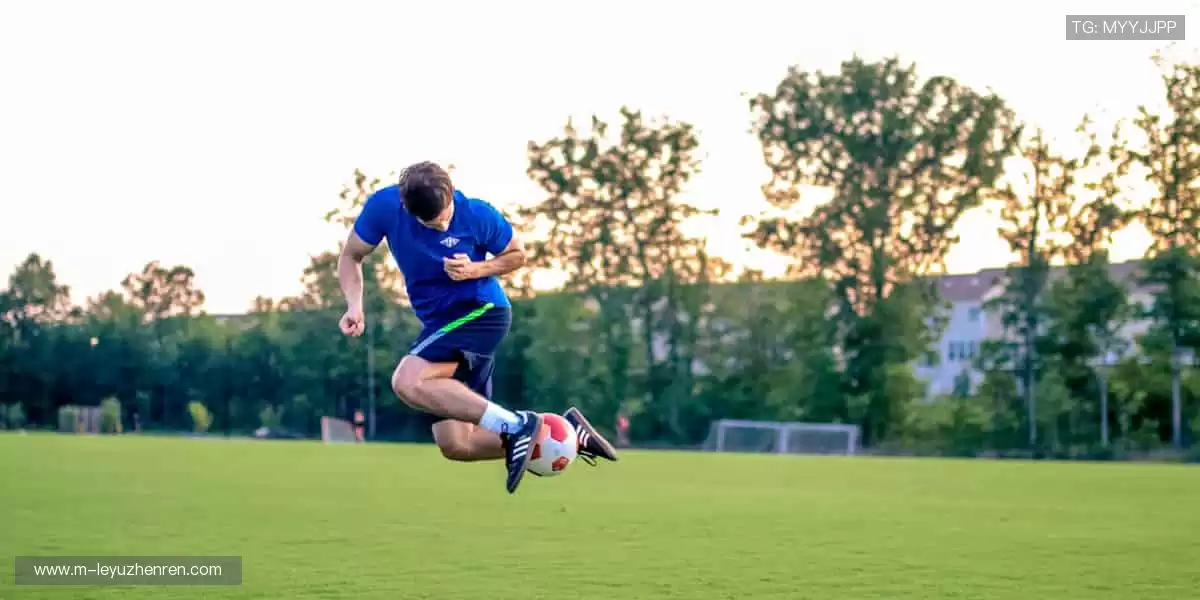 🎮 互动直播，弹幕狂欢，和百万球迷一起嗨翻全场！